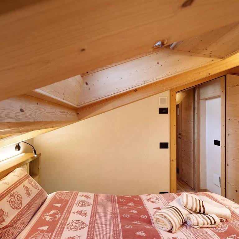 Appartamento Alpino - Three-Bedroom Premium Apartment with Balcony - 14