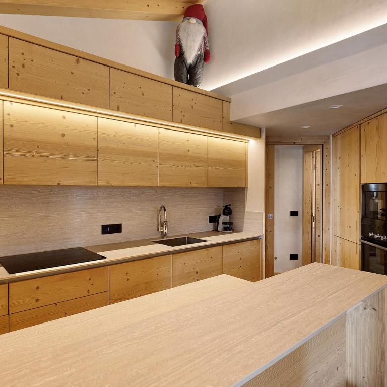 Appartamento Alpino - Three-Bedroom Premium Apartment with Balcony - 7