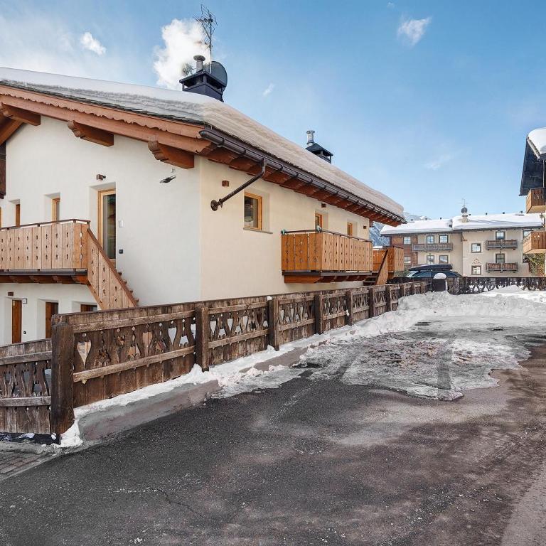 Appartamento Alpino - Three-Bedroom Premium Apartment with Balcony - 28