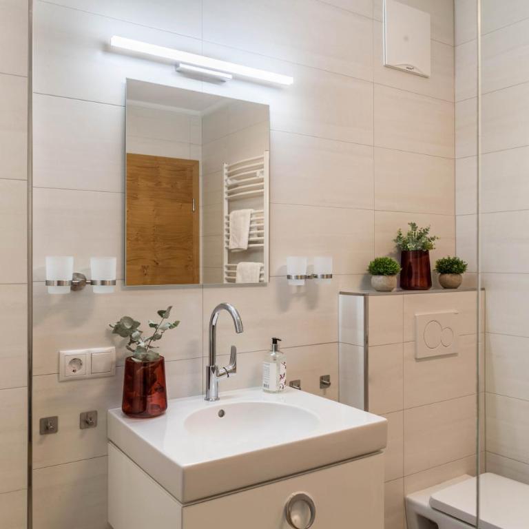 Apartment Bergglück Stummerberg - Deluxe-Apartment mit 2 Schlafzimmern und Gartenblick - 13