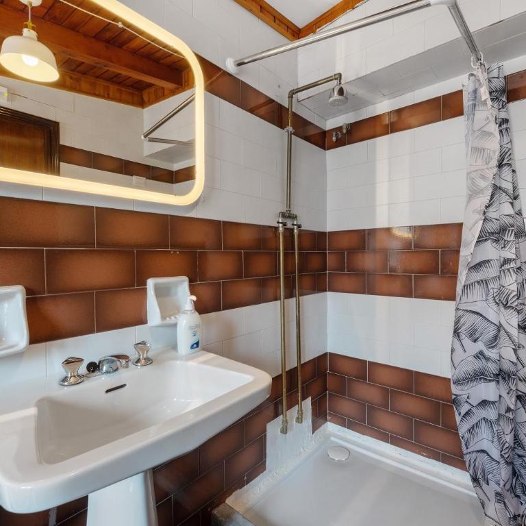 Very Elegant Historic Apartment F2 - Appartamento Premium con 3 Camere da Letto e Balcone - 16