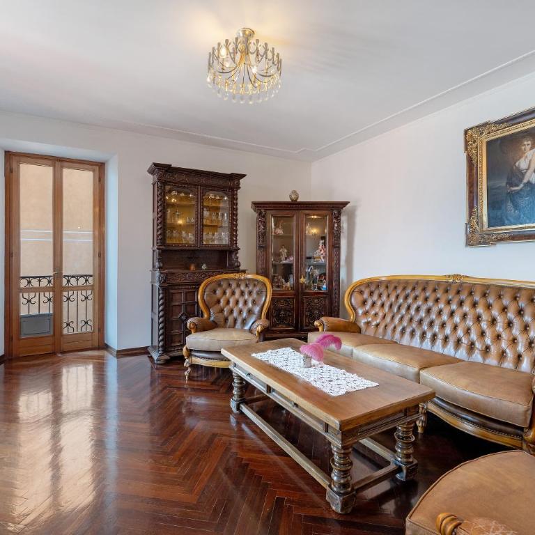 Very Elegant Historic Apartment F2 - Appartamento Premium con 3 Camere da Letto e Balcone - 8