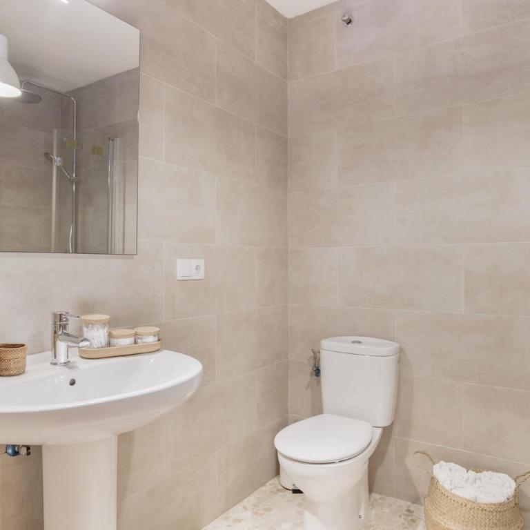 Piso amplio y luminoso en Conil - Apartamento Premium de 3 dormitorios con balcón - 16