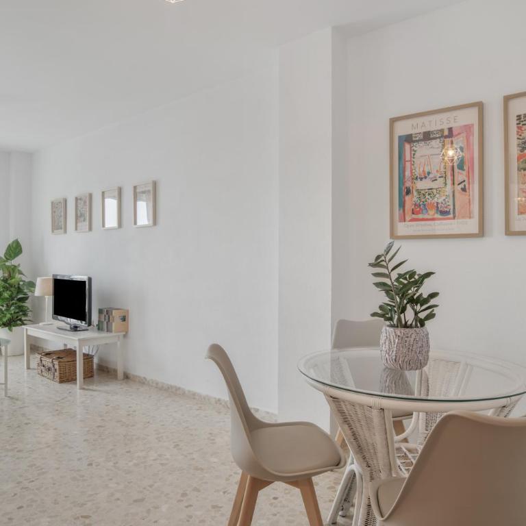 Piso amplio y luminoso en Conil - Apartamento Premium de 3 dormitorios con balcón - 2