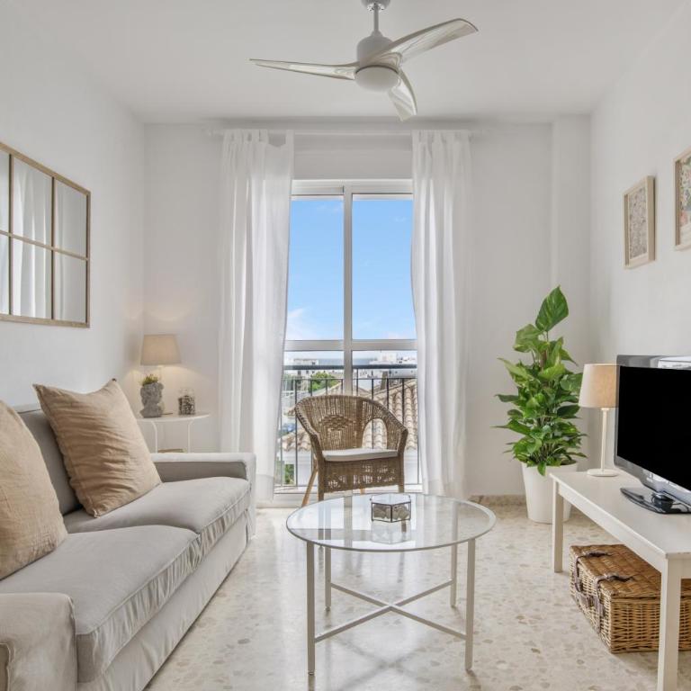 Piso amplio y luminoso en Conil - Apartamento Premium de 3 dormitorios con balcón - 1