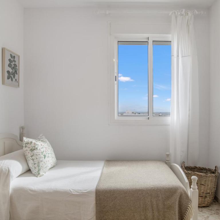 Piso amplio y luminoso en Conil - Apartamento Premium de 3 dormitorios con balcón - 14