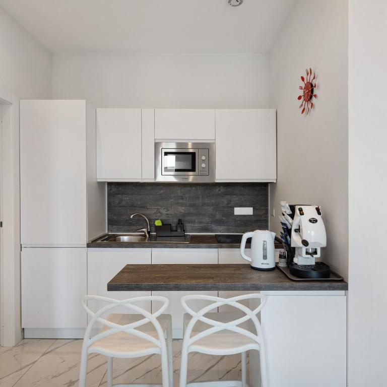 Luxury Apartments Napoli Lungomare - Appartamento Superior con 1 Camera da Letto e Balcone - 11