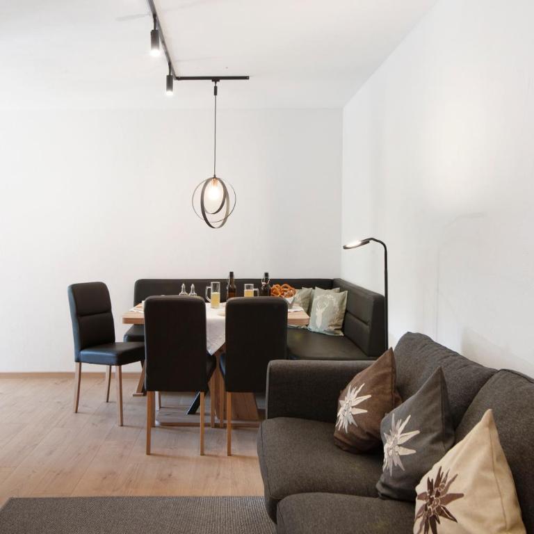 Allpano Pension und Ferienwohnungen - Deluxe-Apartment mit 2 Schlafzimmern und Gartenblick - 17