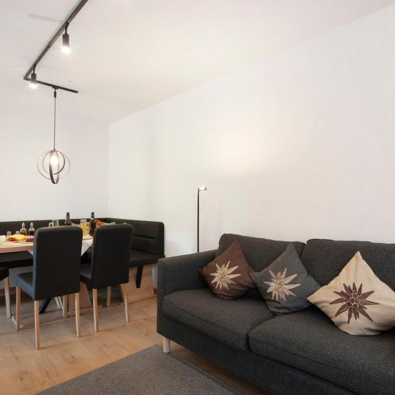 Allpano Pension und Ferienwohnungen - Deluxe-Apartment mit 2 Schlafzimmern und Gartenblick - 5