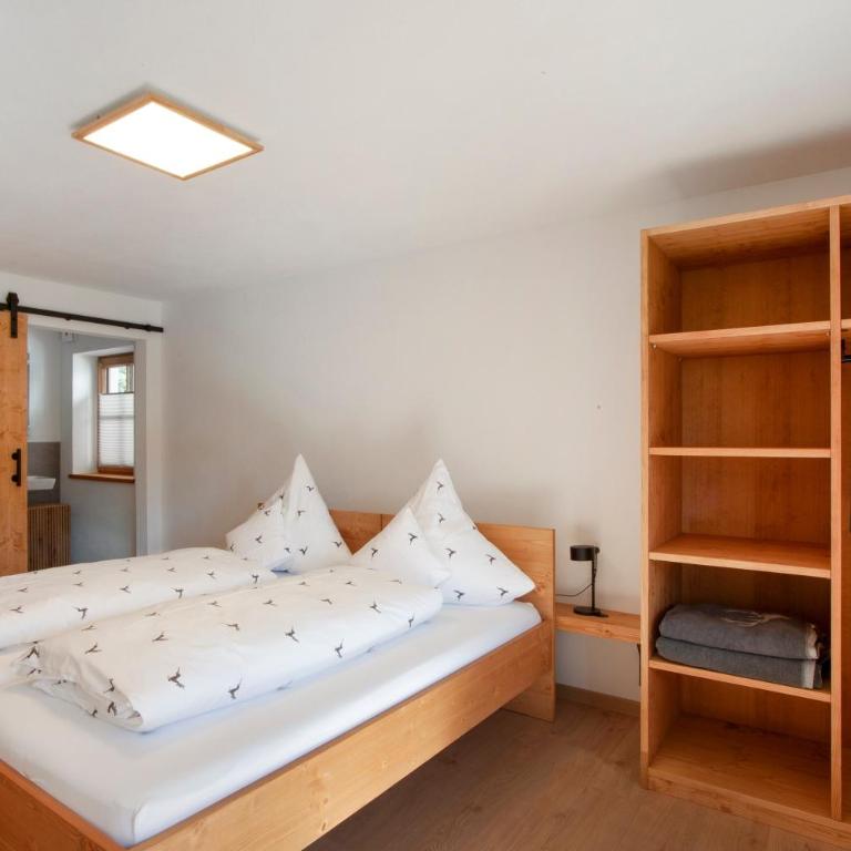 Allpano Pension und Ferienwohnungen - Deluxe-Apartment mit 2 Schlafzimmern und Gartenblick - 4