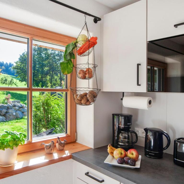 Allpano Pension und Ferienwohnungen - Deluxe-Apartment mit 2 Schlafzimmern und Gartenblick - 9