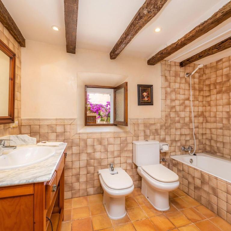 Casa Amitger. Finca Es Rafalet - Habitación Cuádruple con ducha - 13
