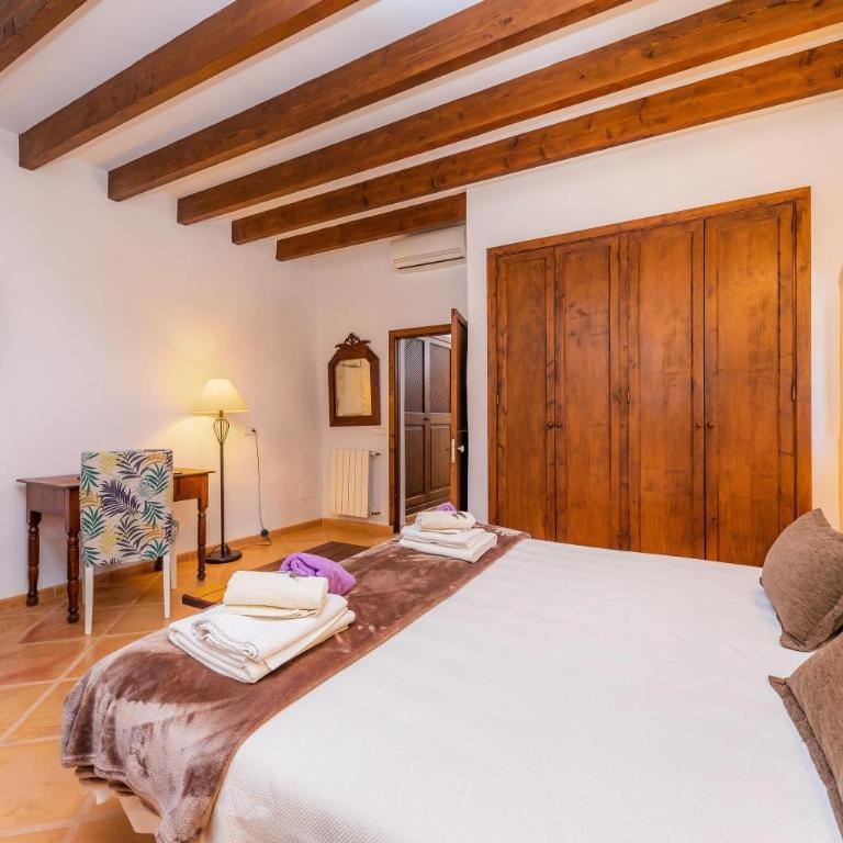 Casa Amitger. Finca Es Rafalet - Habitación Cuádruple con ducha - 12