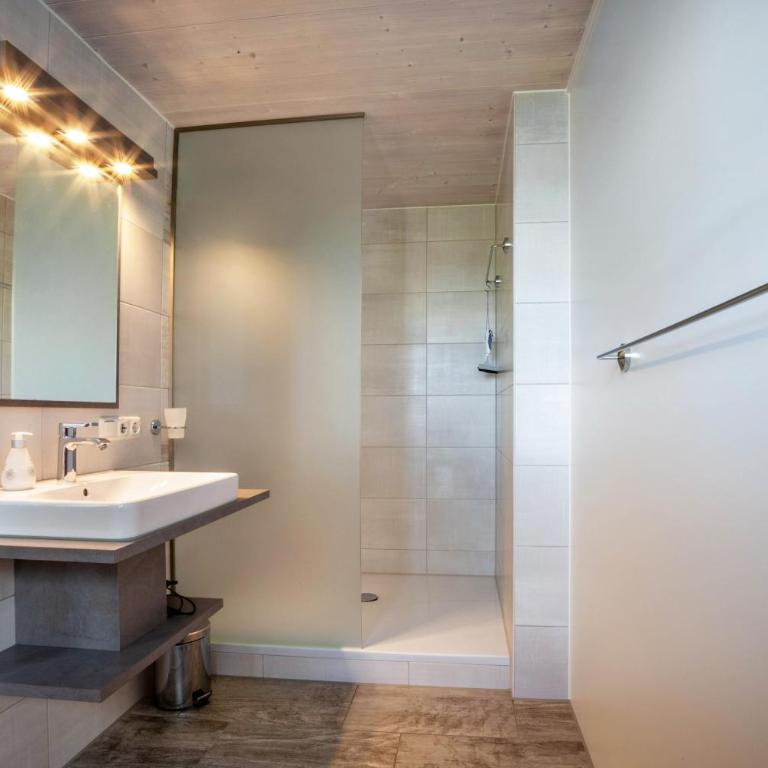 Allpano Pension und Ferienwohnungen - Apartment mit 1 Schlafzimmer und Gartenblick - 6