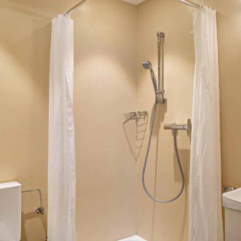 Chalet Sonneck - Seefeld - Standard Zimmer mit Queensize-Bett - 8