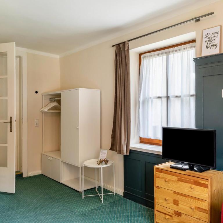 Chalet Sonneck - Seefeld - Standard Zimmer mit Queensize-Bett - 4