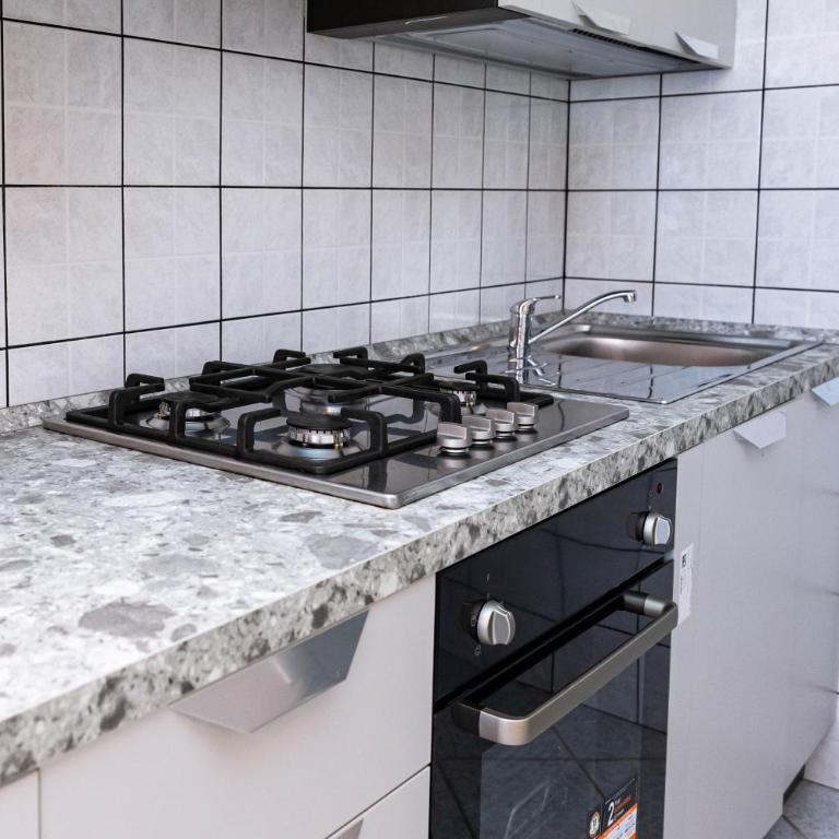 Malamuri 4 sun vacanze - Appartamento Deluxe con 2 Camere da Letto e Vista Giardino - 8