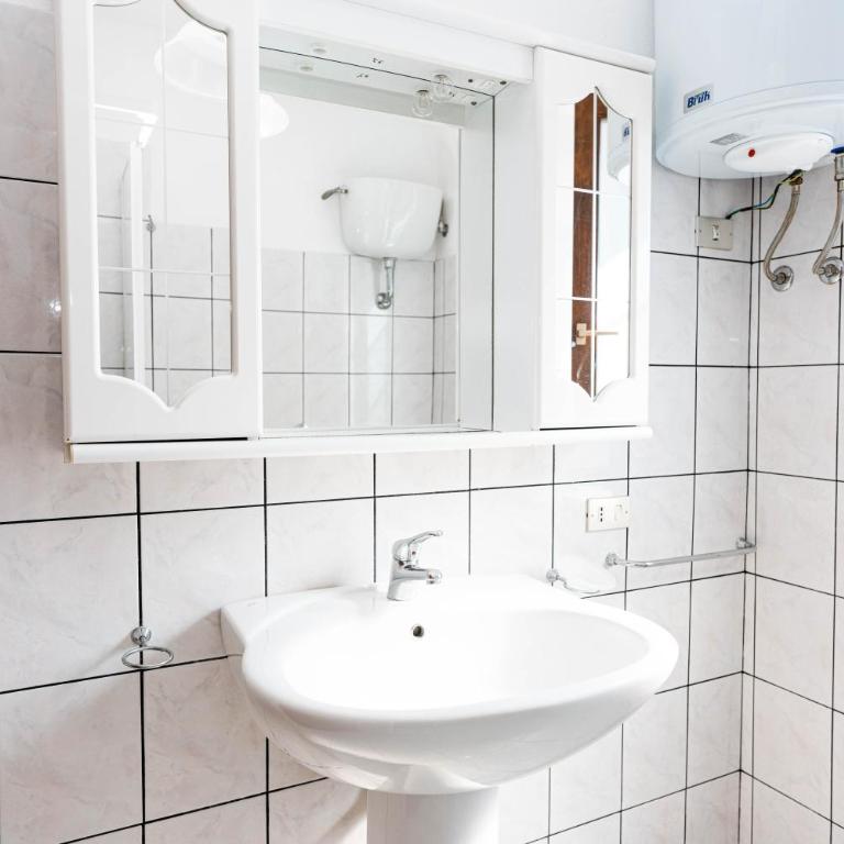 Malamuri 4 sun vacanze - Appartamento Deluxe con 2 Camere da Letto e Vista Giardino - 13