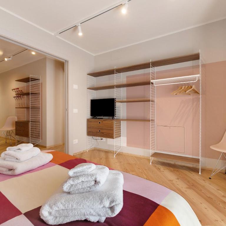 Palazzo Righi - Two-Bedroom Deluxe Apartment with Balcony - 11