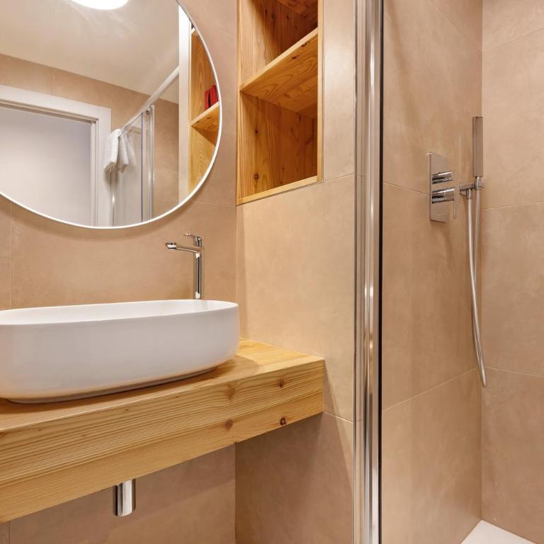 Palazzo Righi - Two-Bedroom Deluxe Apartment with Balcony - 16