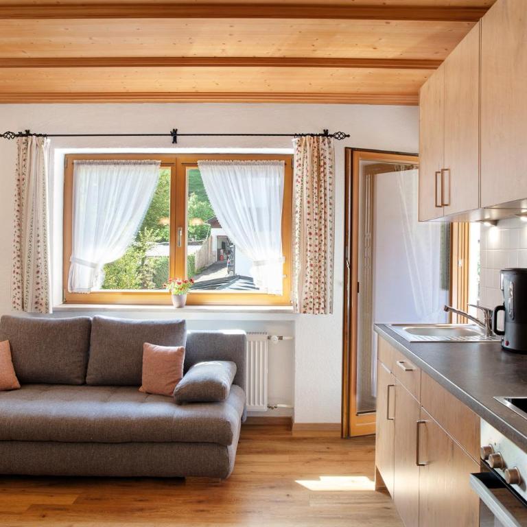 Ferienwohnung Waxensteinblick - Superior Apartment mit 1 Schlafzimmer und Balkon - 2