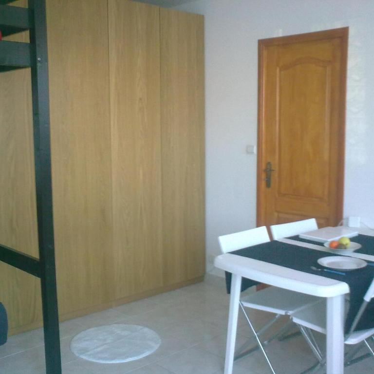 Studio climatisé proche parking gratuit, commerces et plages - Studio avec Terrasse - 10