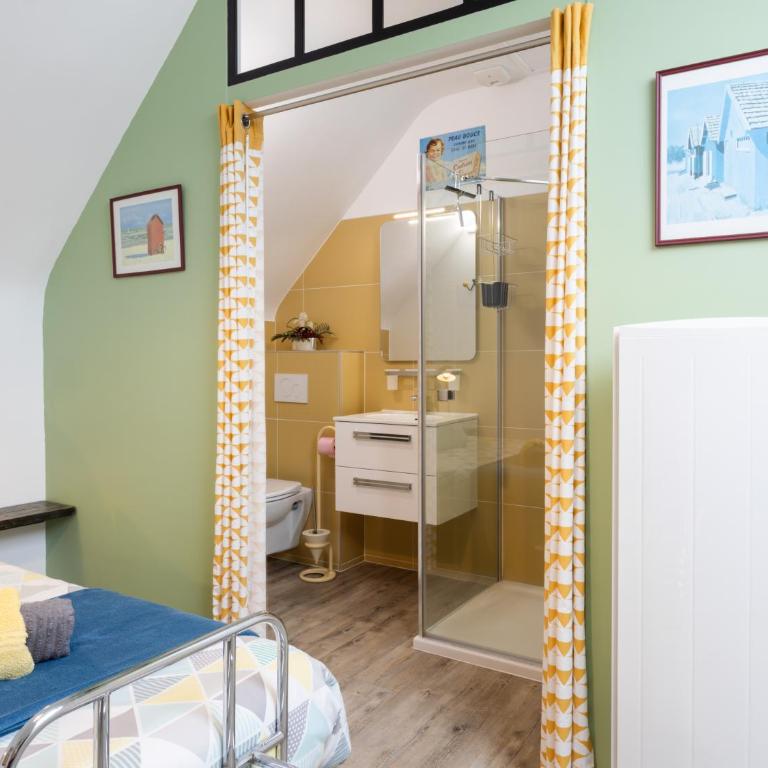 Les coccinelles appartement au port - One-Bedroom Apartment with Garden View - 14