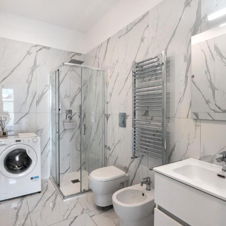 Luxury Apartments Napoli Lungomare - Appartamento Deluxe con 2 Camere da Letto e Balcone - 24