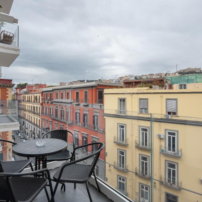 Luxury Apartments Napoli Lungomare - Appartamento Deluxe con 2 Camere da Letto e Balcone - 10