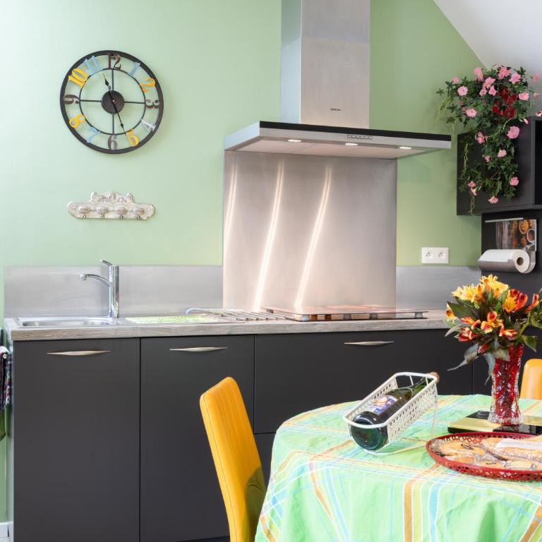 Les coccinelles appartement au port - One-Bedroom Apartment with Garden View - 7