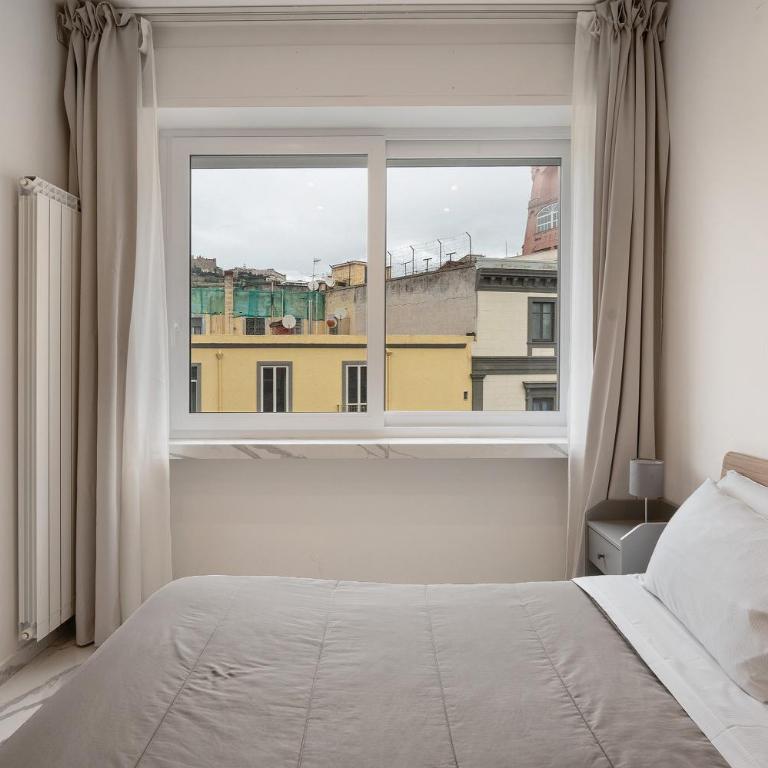 Luxury Apartments Napoli Lungomare - Appartamento Deluxe con 2 Camere da Letto e Balcone - 14