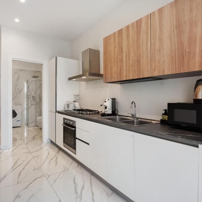 Luxury Apartments Napoli Lungomare - Appartamento Deluxe con 2 Camere da Letto e Balcone - 12