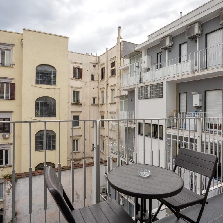 Luxury Apartments Napoli Lungomare - Appartamento Superior con 1 Camera da Letto e Balcone - 3