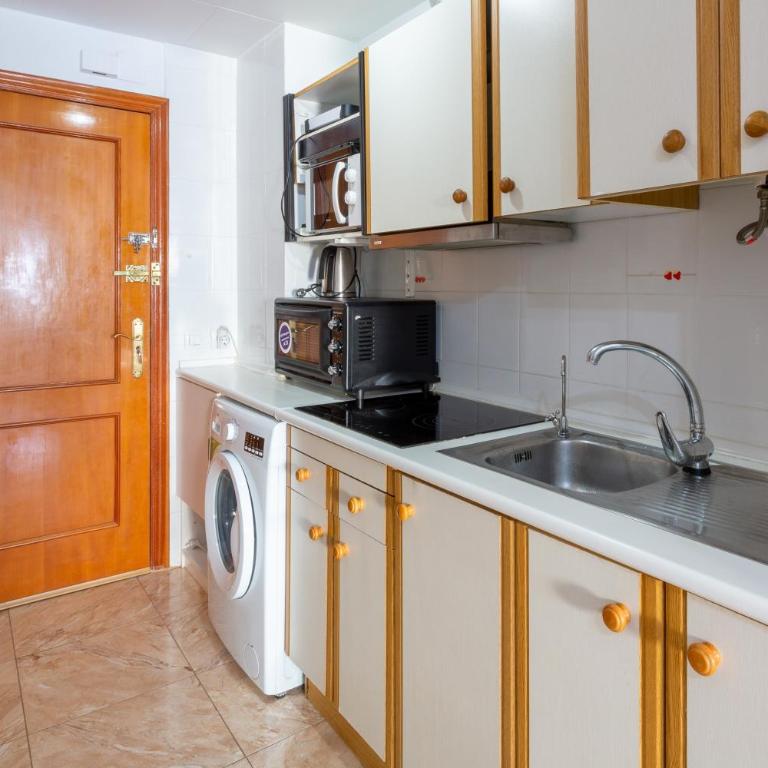 Mtsrat8 - One-Bedroom House - 16