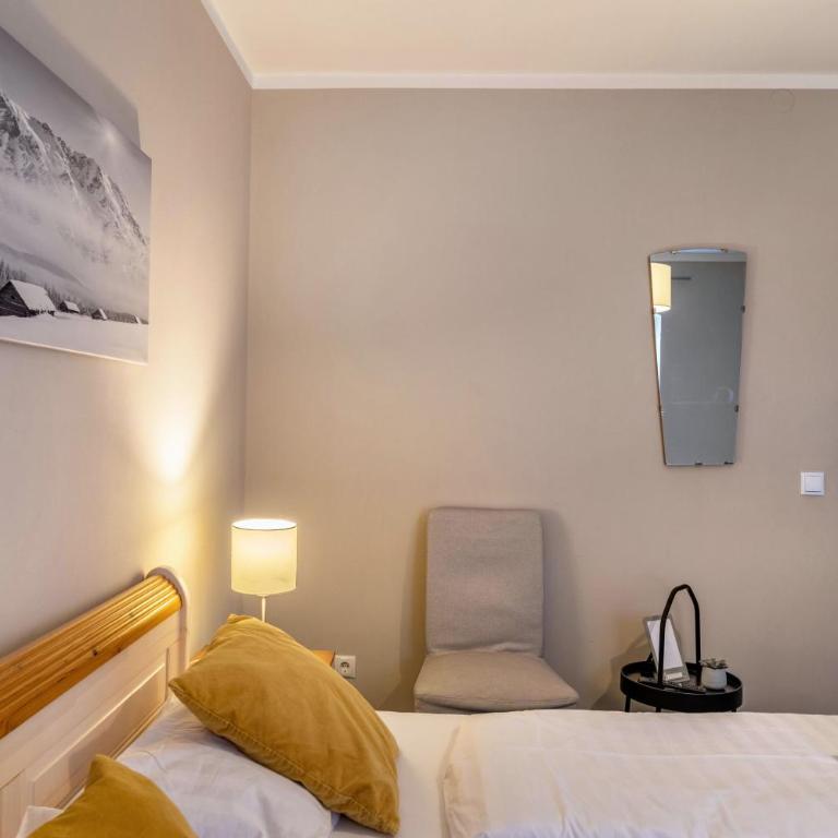 Chalet Sonneck - Seefeld - Standard Zimmer mit Queensize-Bett - 9