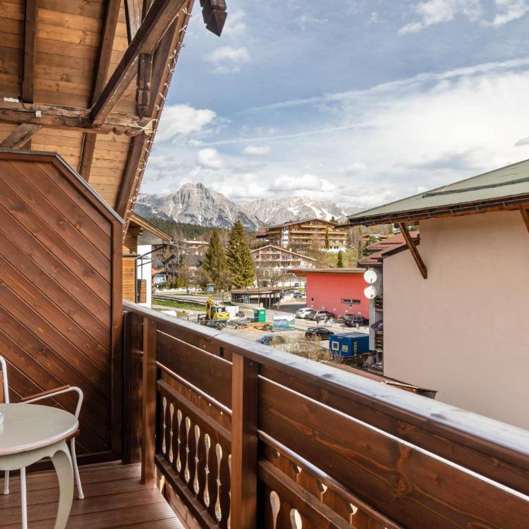 Chalet Sonneck - Seefeld - Standard Zimmer mit Queensize-Bett - 1