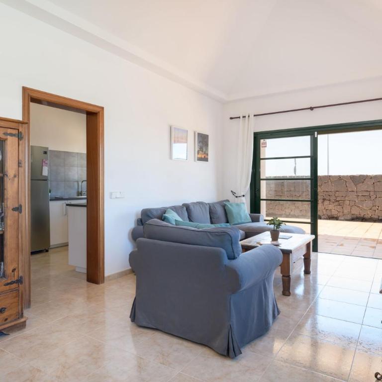 Vista de la Montaña - Three-Bedroom House - 7