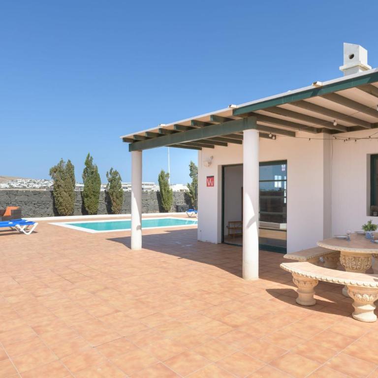 Vista de la Montaña - Three-Bedroom House - 2