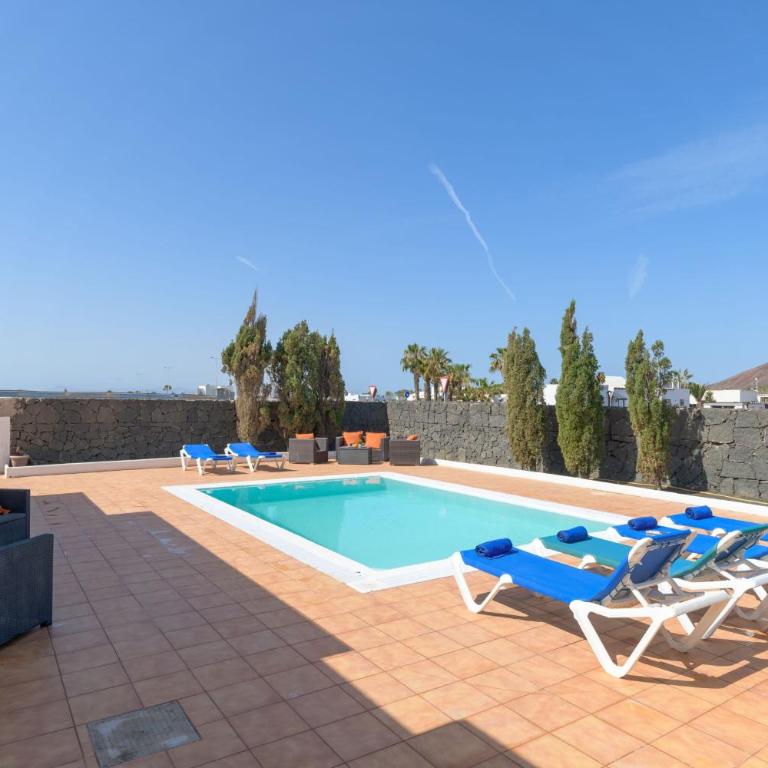 Vista de la Montaña - Three-Bedroom House - 5