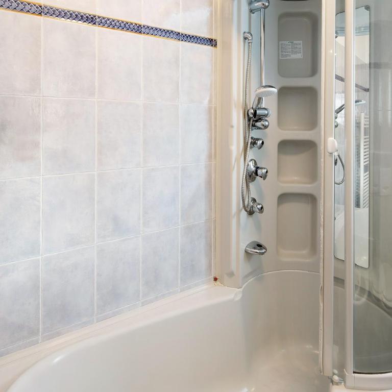 Casa Li Roina n 43 - Two-Bedroom Deluxe Apartment with Balcony - 16