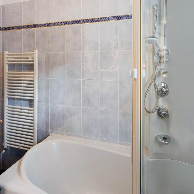 Casa Li Roina n 43 - Two-Bedroom Deluxe Apartment with Balcony - 17
