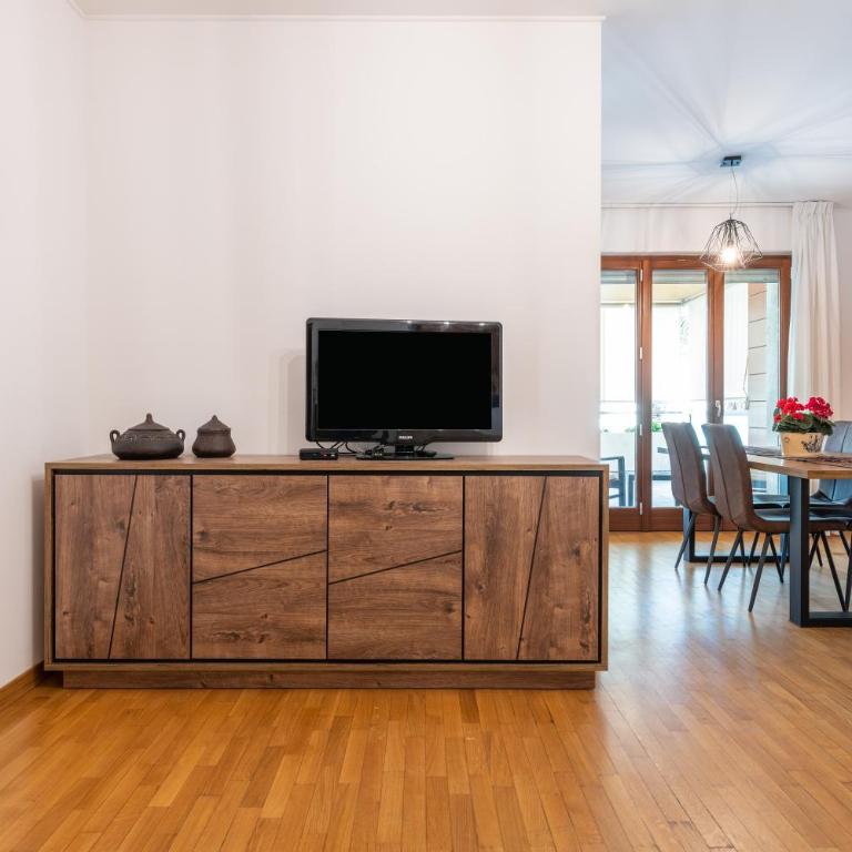 Casa Paola - Appartamento Deluxe con 2 Camere da Letto e Balcone - 3