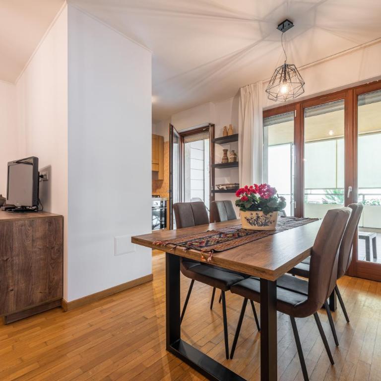 Casa Paola - Appartamento Deluxe con 2 Camere da Letto e Balcone - 4
