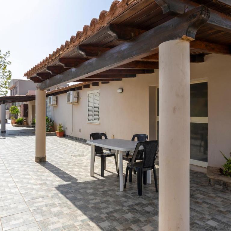 Oasi lamia - 4 - Two-Bedroom Deluxe Apartment with Garden View - 2