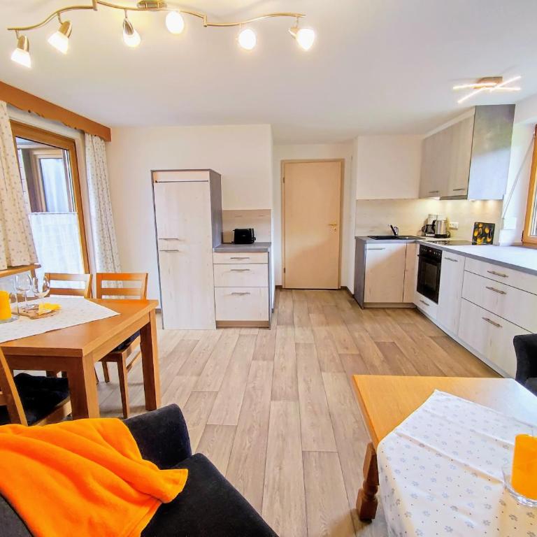 Gästehaus Vogler Oberstdorf-Kornau - Superior Apartment mit 1 Schlafzimmer und Balkon - 5