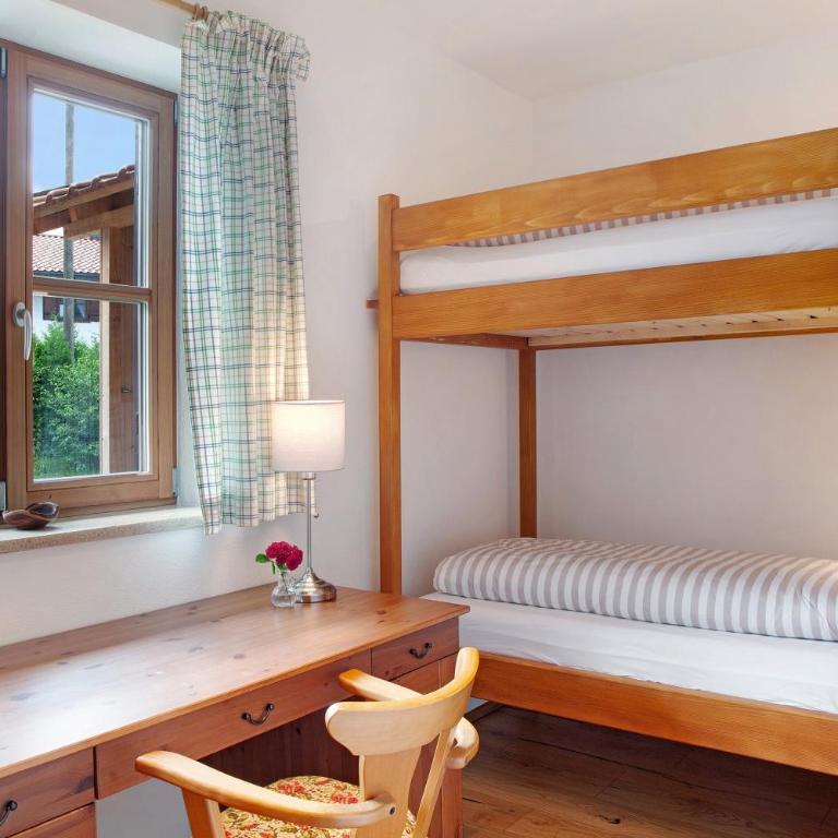Ferienwohnung Zugspitzblick - Deluxe-Apartment mit 2 Schlafzimmern und Gartenblick - 16