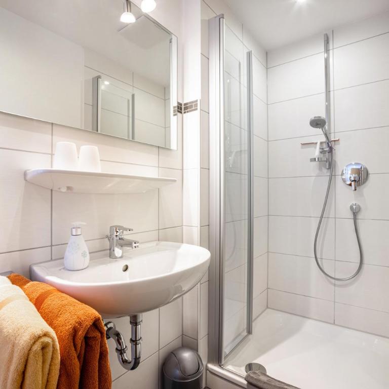 Gästehaus Vogler Oberstdorf-Kornau - Superior Apartment mit 1 Schlafzimmer und Balkon - 13
