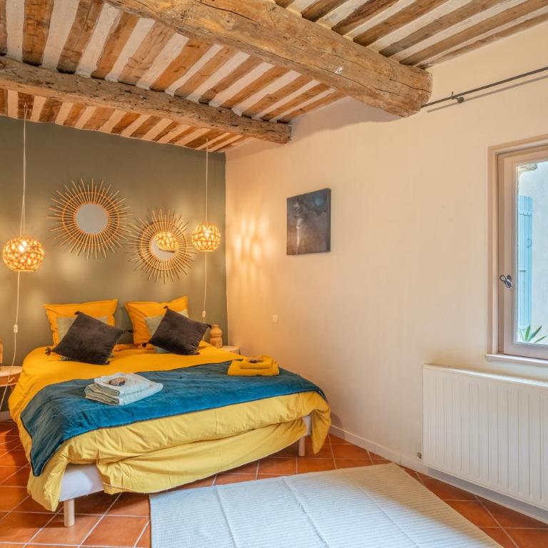 Gîte La Confidence - Two-Bedroom Deluxe Apartment with Balcony - 10