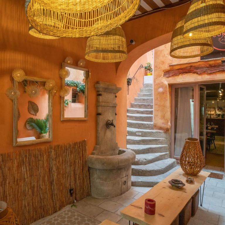 Gîte La Confidence - Two-Bedroom Deluxe Apartment with Balcony - 3
