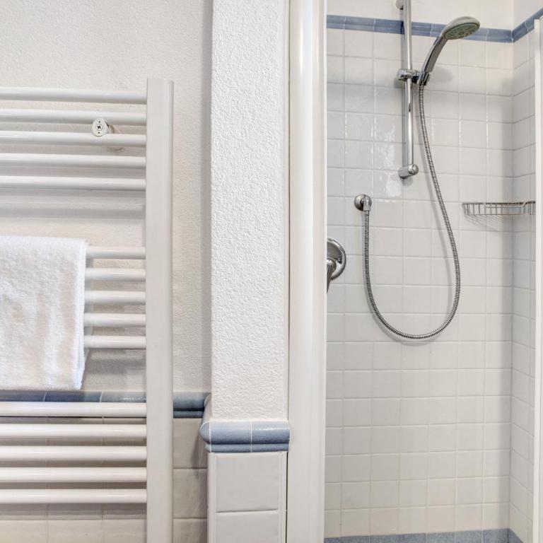 Baita Valandrea 1 - Appartamento Deluxe con 2 Camere da Letto e Vista Giardino - 23